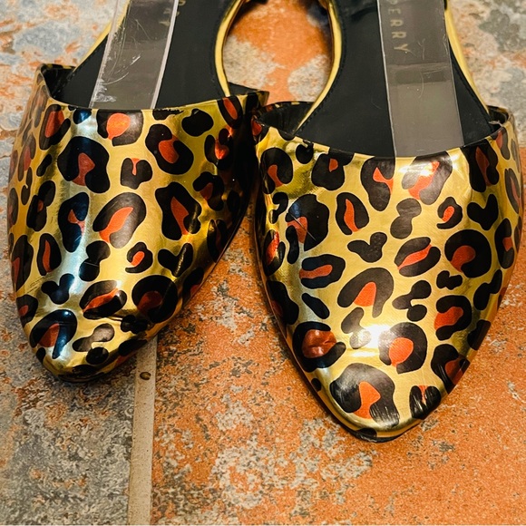 🐆Fabulous Gold Metallic Leopard Katy Perry D’Orsay Style Flats! - Picture 8 of 13